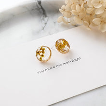 Load image into Gallery viewer, Handmade pair of green or yellow dried flowers stud earring | rectangular | round